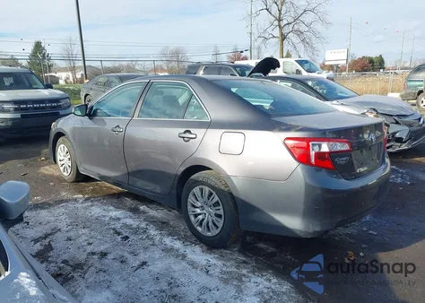 2014 Toyota Camry L z USA, uszkodzony, nr VIN 4T1BF1FK8EU862917